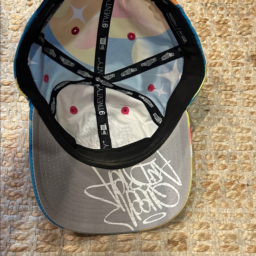 Lynwood Walls Queen Colorful 'Hello Beautiful' Women's Cap - Picture 8 of 8